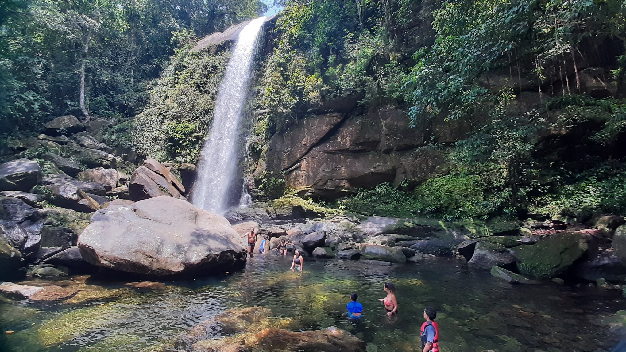 Conhece a cachoeira no Melvi em Praia Grande?