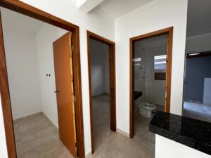 Aluga-se Casa de 2 Dormitórios no Parque das Américas 1500 Reais