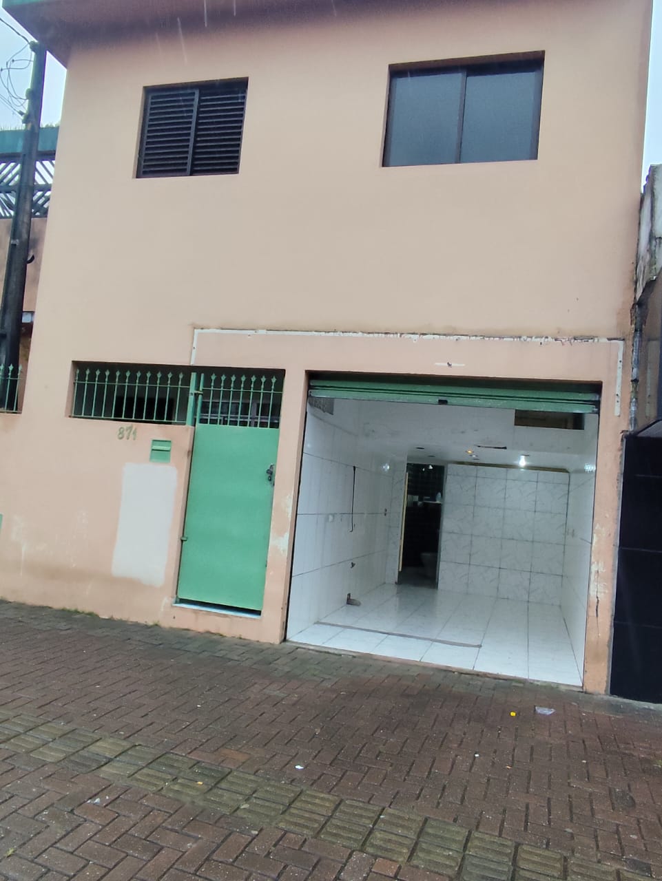 Aluga-se espaço comercial no Melvi 1200 Reais