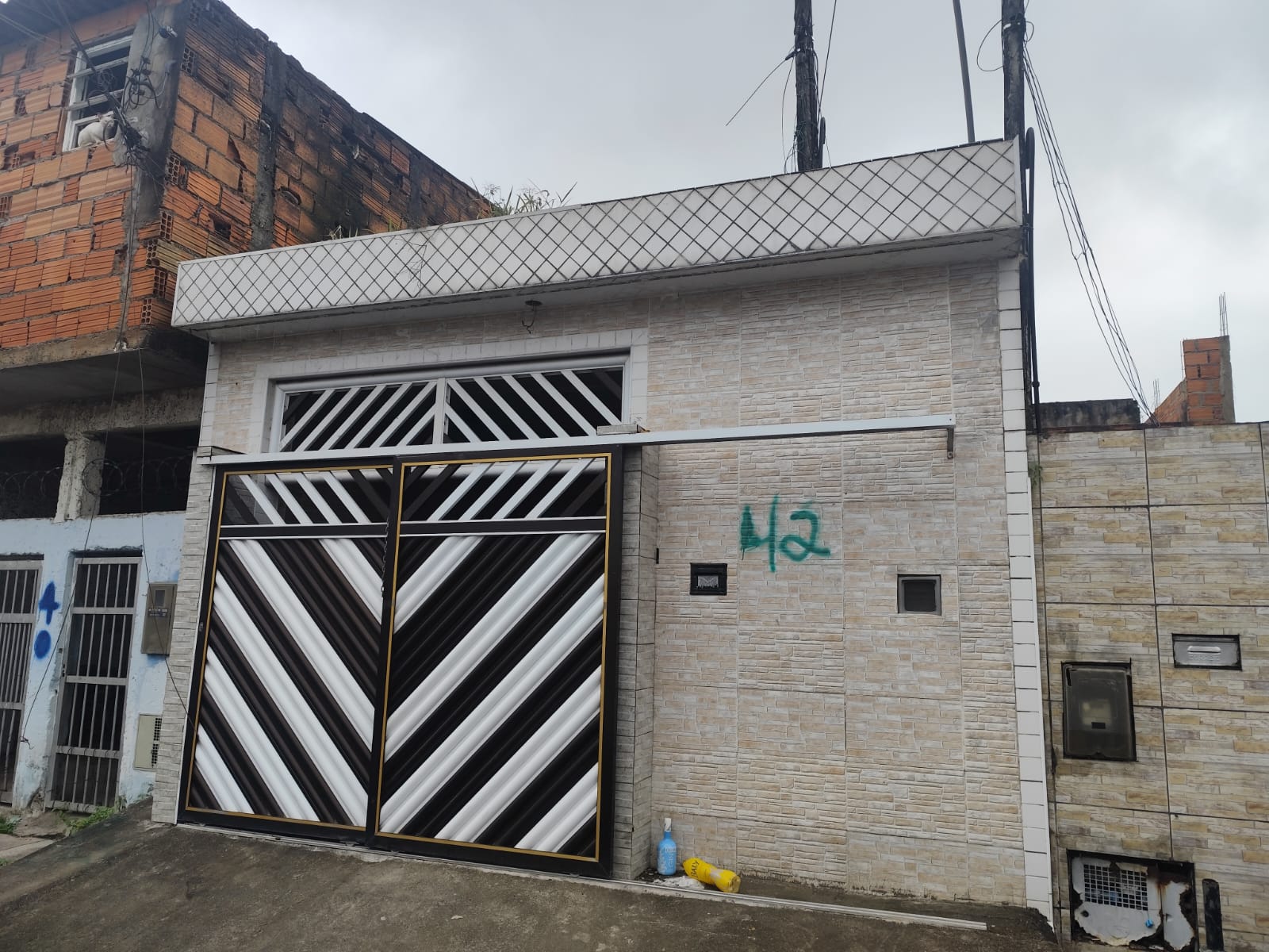 Terreno com casa construída com Edícula no Anhanguera 195 Mil