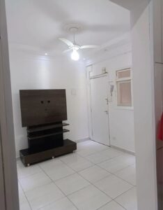 Aluga-se Apartamento no canto do forte 2.000 Reais